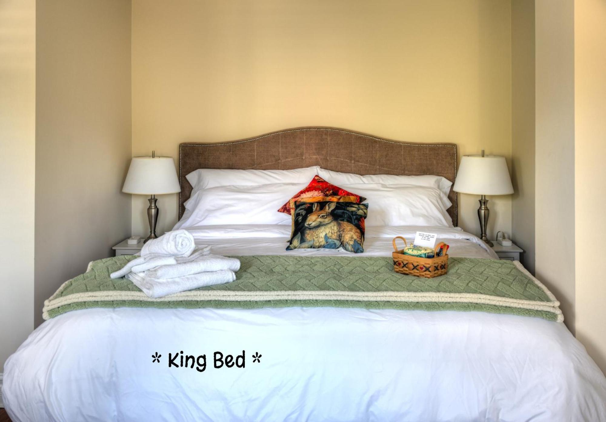 Welcome Home! Acores Bed & Breakfast Τορόντο Δωμάτιο φωτογραφία